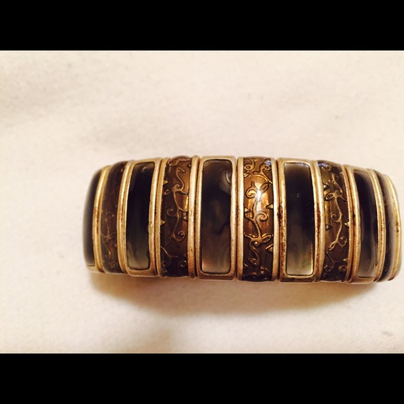 Beautiful Lia Sophia Retired Bracelet! - Picture 2 of 3