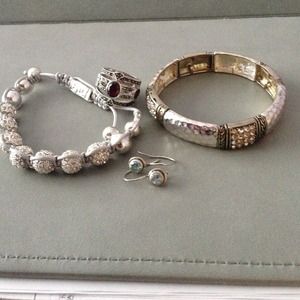 Bundle Gators73 - 4 jewelry - trade for AK slacks