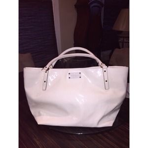 ✨💯Authentic Kate Spade Tote (White)