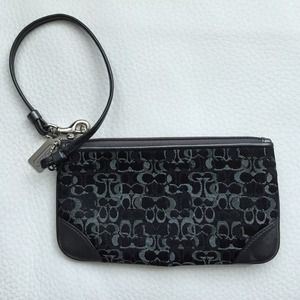 ******SOLD*******Authentic Coach Wristlet ( small)