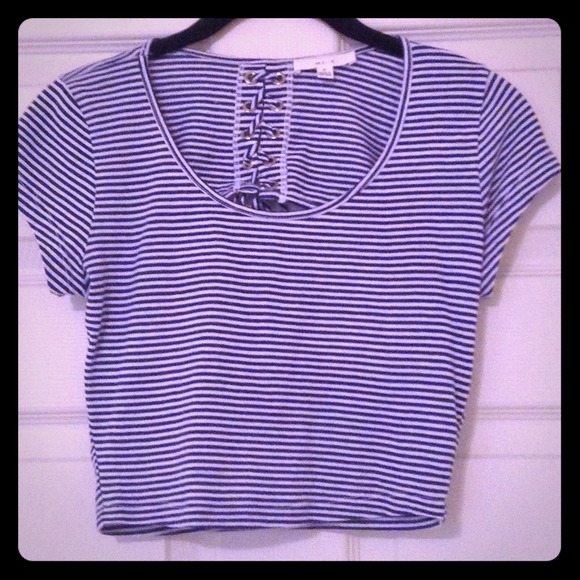 BLUE AND WHITE STRIPED CROP TOP