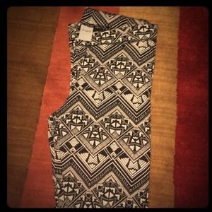 Bundle of Pink Leggings and AE sweater.