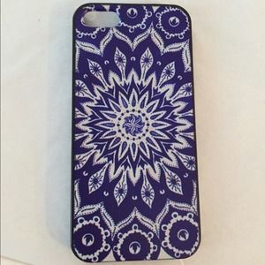 Brand new iPhone 5/5s case. Purple and white