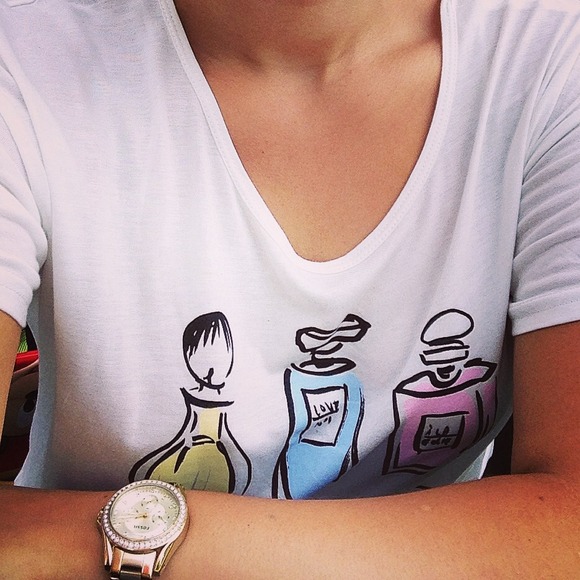 Perfume graphic tee