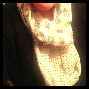 Cupcake infinity scarf