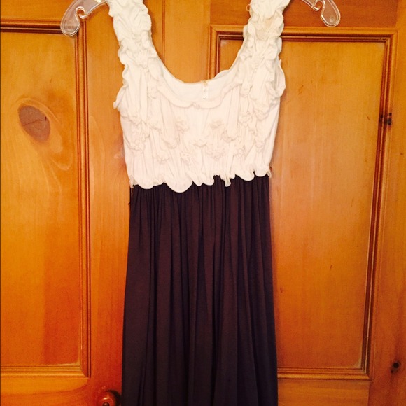 Cute gray and white mini dress Trac size Xs