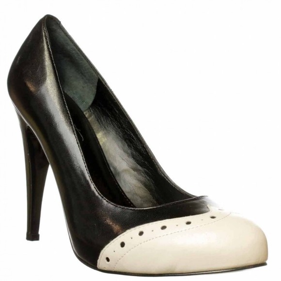 NEW! Marc Fisher Classic Pumps