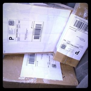 shipping today 😁😁 lets keep it going ✈️💋