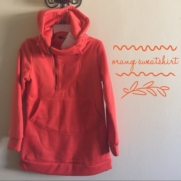 ⬇️Clearance ⬇️Orange Sweatshirt(No Lowballing)