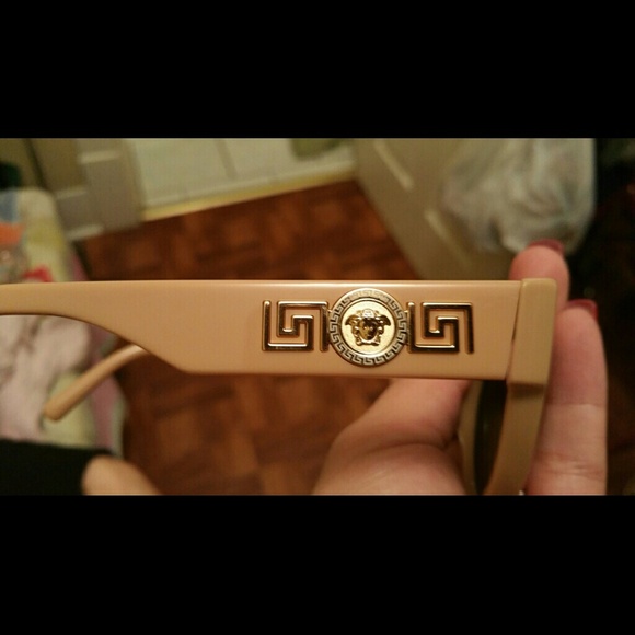 Versace sunglasses - Picture 2 of 2