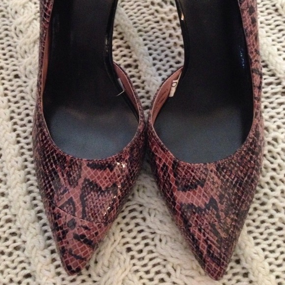 Mossimo Pink/Black animal print 4" heels - Picture 2 of 4