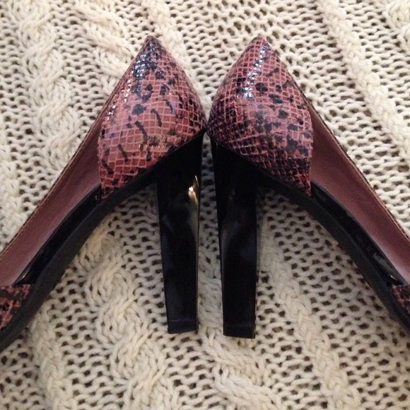 Mossimo Pink/Black animal print 4" heels - Picture 3 of 4