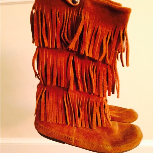 Minnetonka Chestnut fringe boots size 8