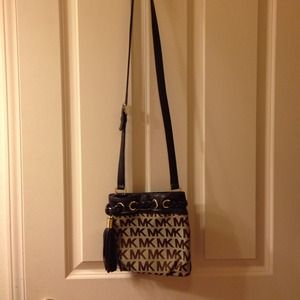Michael Kors cross body purse