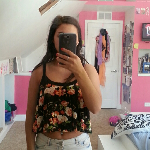 Flowy crop top