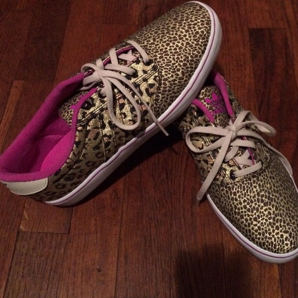 Leopard Print Adidas Size 10 (WOMENS) Never worn