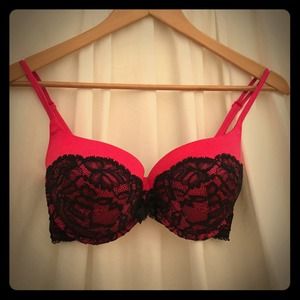 Very Sexy Balconett Bombshell