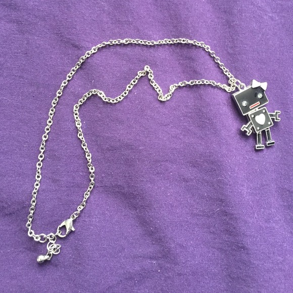 Adorable girl robot necklace from Forever 21 - Picture 1 of 3