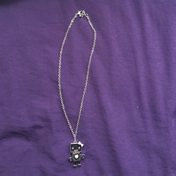 Adorable girl robot necklace from Forever 21 - Picture 2 of 3