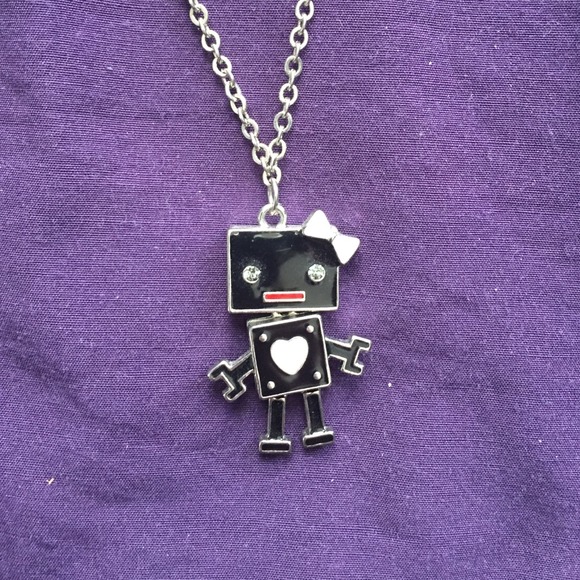 Adorable girl robot necklace from Forever 21 - Picture 3 of 3