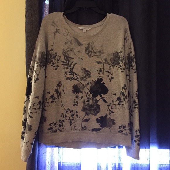 ❌SOLD❌AE floral grey sweater🌹
