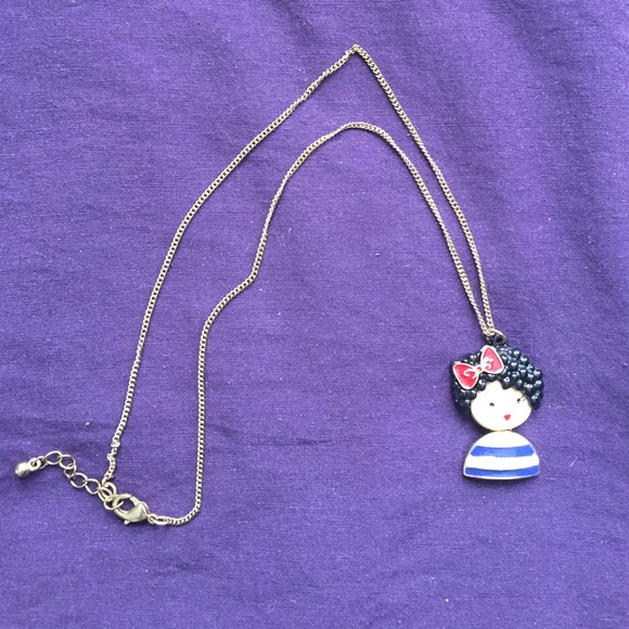 Cute lady necklace from Forever 21 - Picture 1 of 3