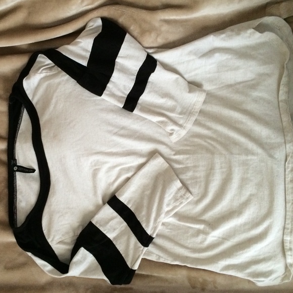 Three quarter length shirt🐼