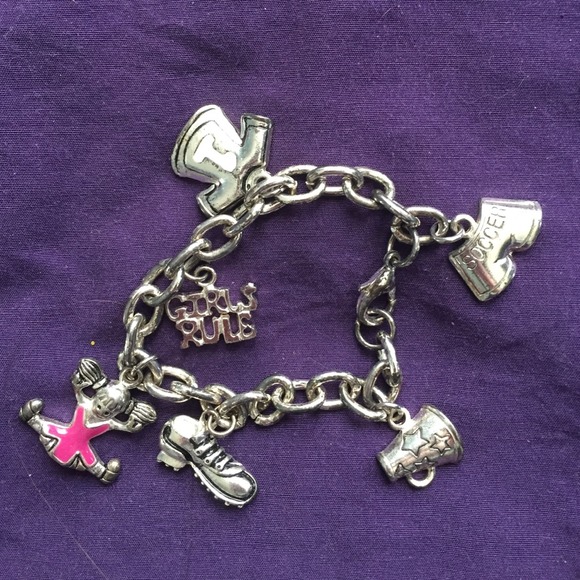 Girly cute charm bracelet - Picture 1 of 2