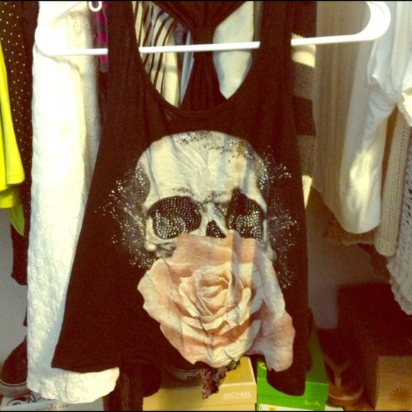 Cute skull top