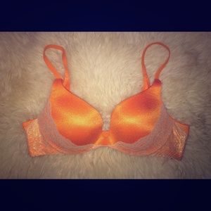 Victoria's Secret Bra - Excellent Condition!!!