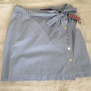 NWT Vineyard Vines seersucker skirt