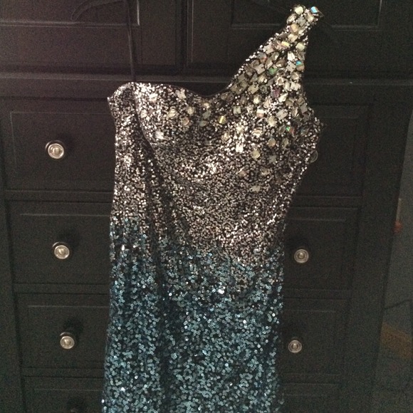 Dave And Johnny Short Prom Dress