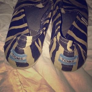 Toms zebra print classics