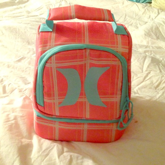 Hurley Handbags - NEW!! Hurley Lunch Purse