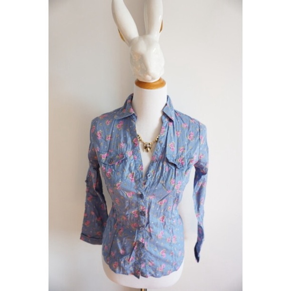 ❌🚫SOLD🚫❌Cute Blue Little Flower Shirt