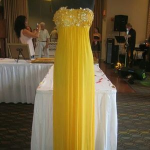 New with tags yellow Prom semi formal dress