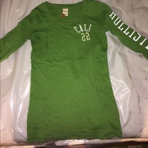 Hollister tshirt