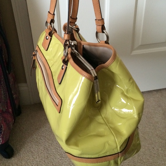 Coach purse - Picture 4 of 4