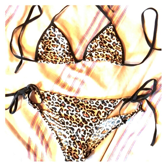 Leopard bikini with scrunch bottoms