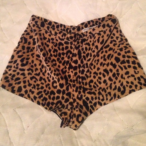 Cheetah print hot pants!!