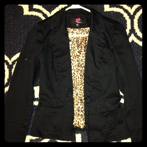 Bebe black blazer with leopard print lining