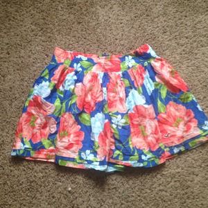 Sizes large Hollister skirt