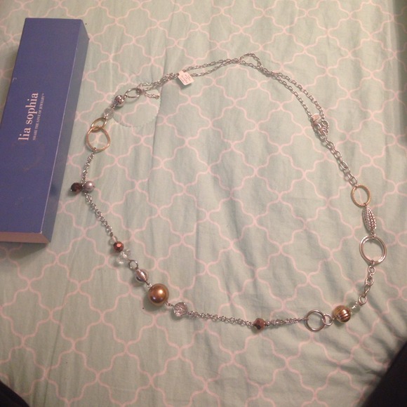 New beautiful lia Sophia necklace