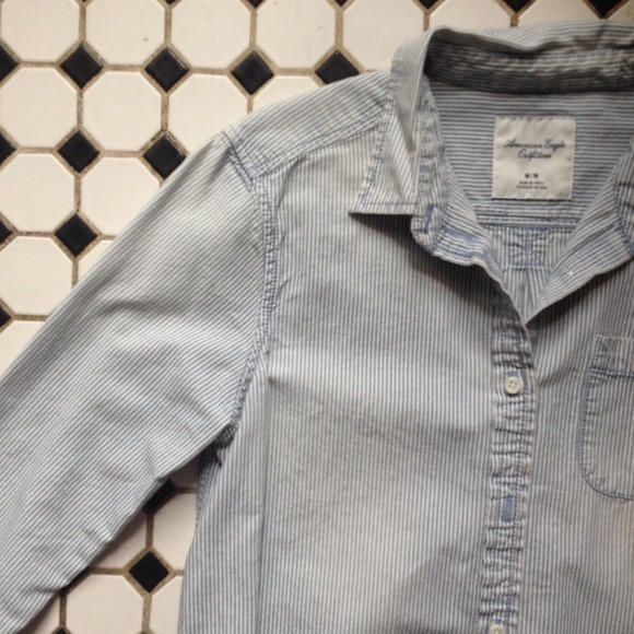 American Eagle Outfitters Tops - American Eagle Button Up 🌀
