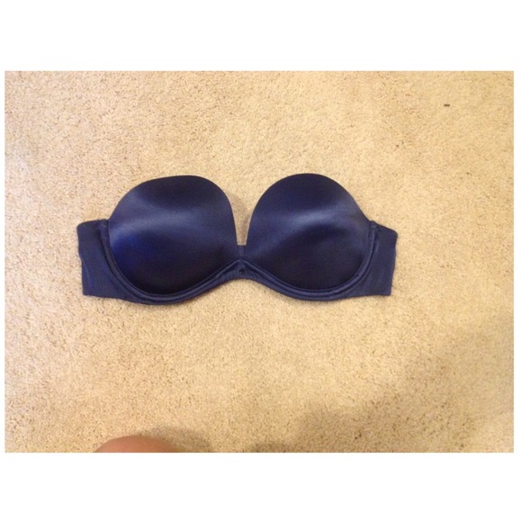 Victoria secret strapless bra.