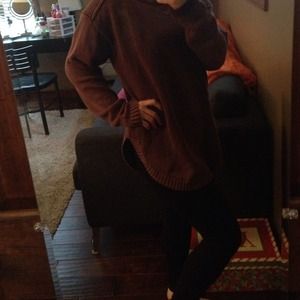 Women's ruff hewn sweater