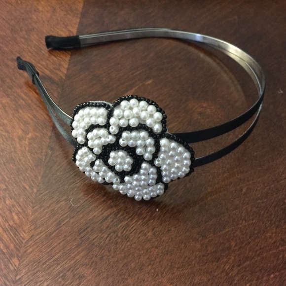 Pearl flower headband