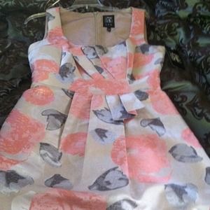 It's a jax dress size 10 but runs smaller size