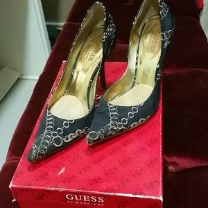 Bundle of guess shoes & guess dress
