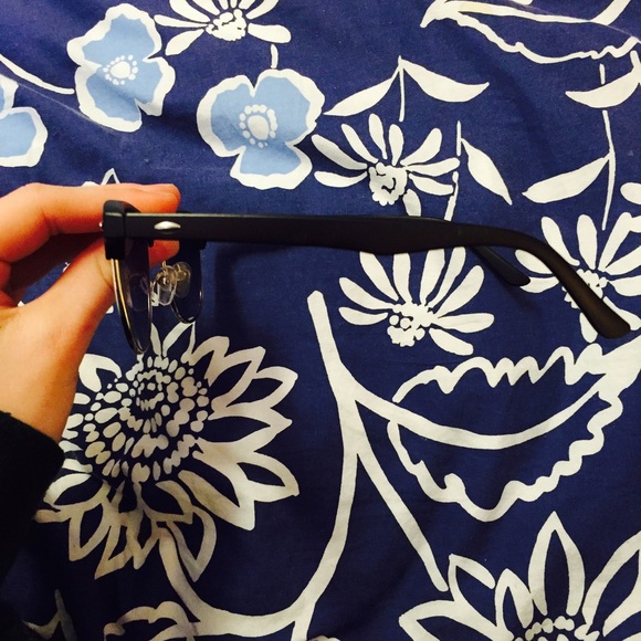 BUNDLED Sunglasses - Picture 2 of 2